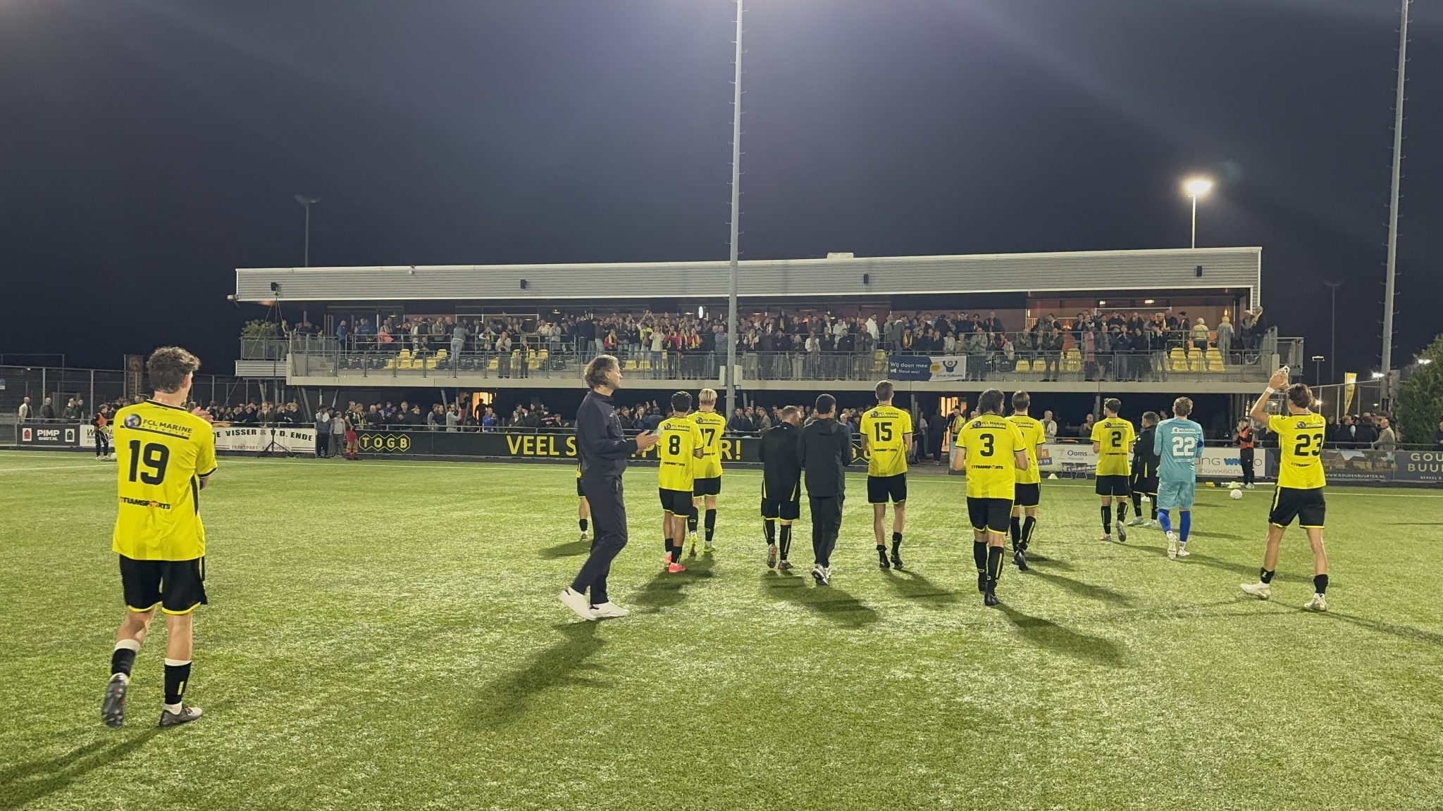 TOGB ruikt aan een bekerstunt, maar ziet spectaculaire avond eindigen in doelpuntenregen